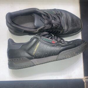 Yeezy Calabasas size 5 men